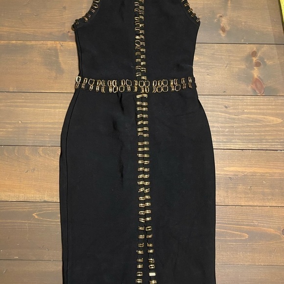 Black dress with gold accents - Picture 4 of 6
